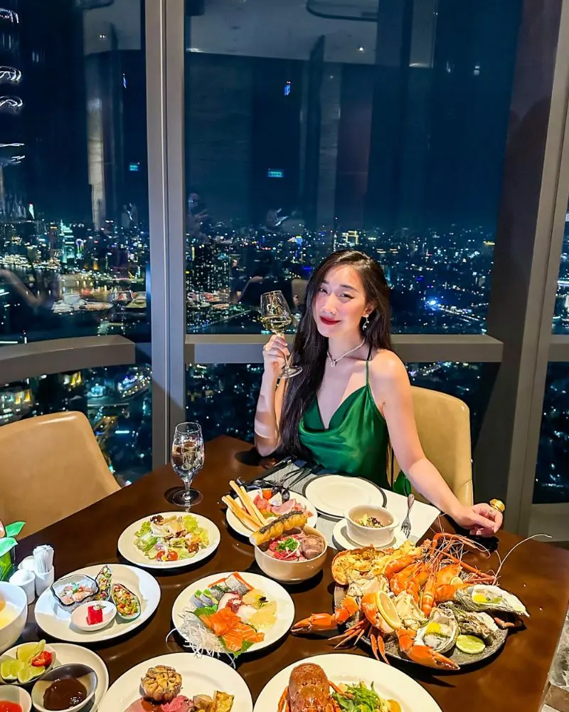 Đến Oriental Pearl thưởng thức phở Landmark đắt nhất Việt Nam 15