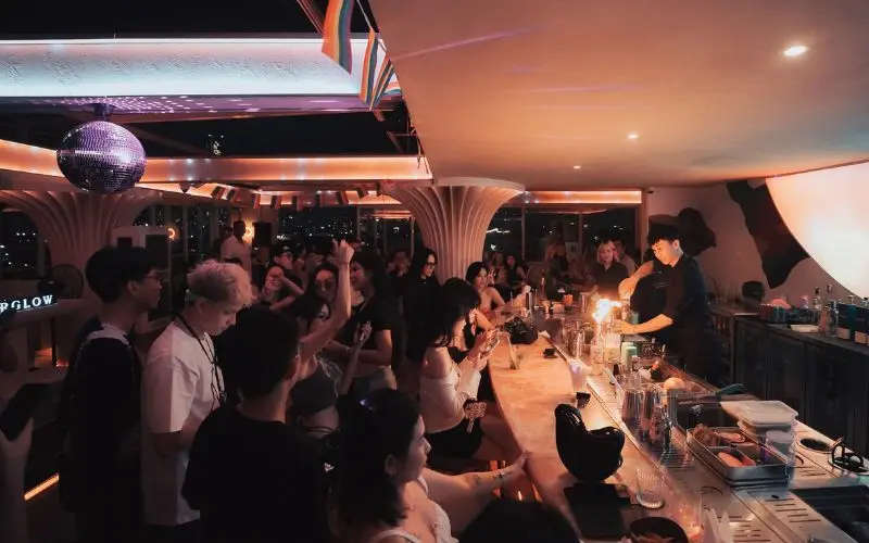 Điểm danh những qu&aacute;n rooftop bar chill nhất S&agrave;i G&ograve;n 9