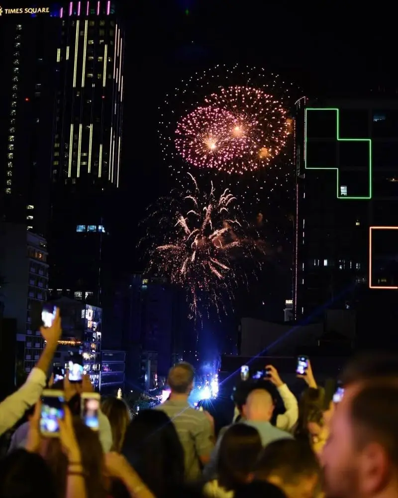Điểm danh những qu&aacute;n rooftop bar chill nhất S&agrave;i G&ograve;n 7