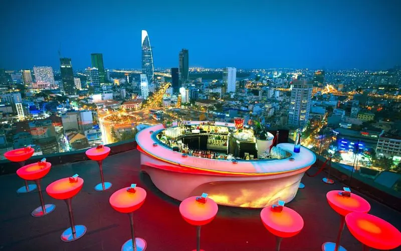 Điểm danh những qu&aacute;n rooftop bar chill nhất S&agrave;i G&ograve;n 6