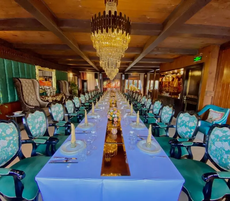 Elisa Floating Restaurant, kh&ocirc;ng gian ẩm thực xa hoa nhất S&agrave;i G&ograve;n 4