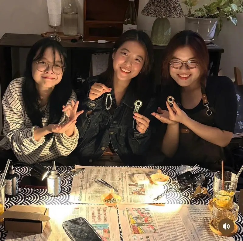 Em C&oacute; cafe ấm c&uacute;ng như ng&ocirc;i nh&agrave; nhỏ giữa l&ograve;ng S&agrave;i G&ograve;n 11