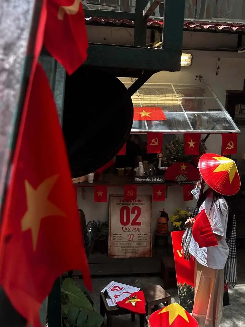 Gh&eacute; 11 qu&aacute;n c&agrave; ph&ecirc; concept &ldquo;y&ecirc;u nước&rdquo; TP.HCM check-in 11