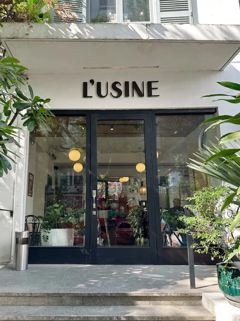Gh&eacute; L&rsquo;Usine trải nghiệm qu&aacute;n c&agrave; ph&ecirc; concept store đậm chất nghệ thuật 5