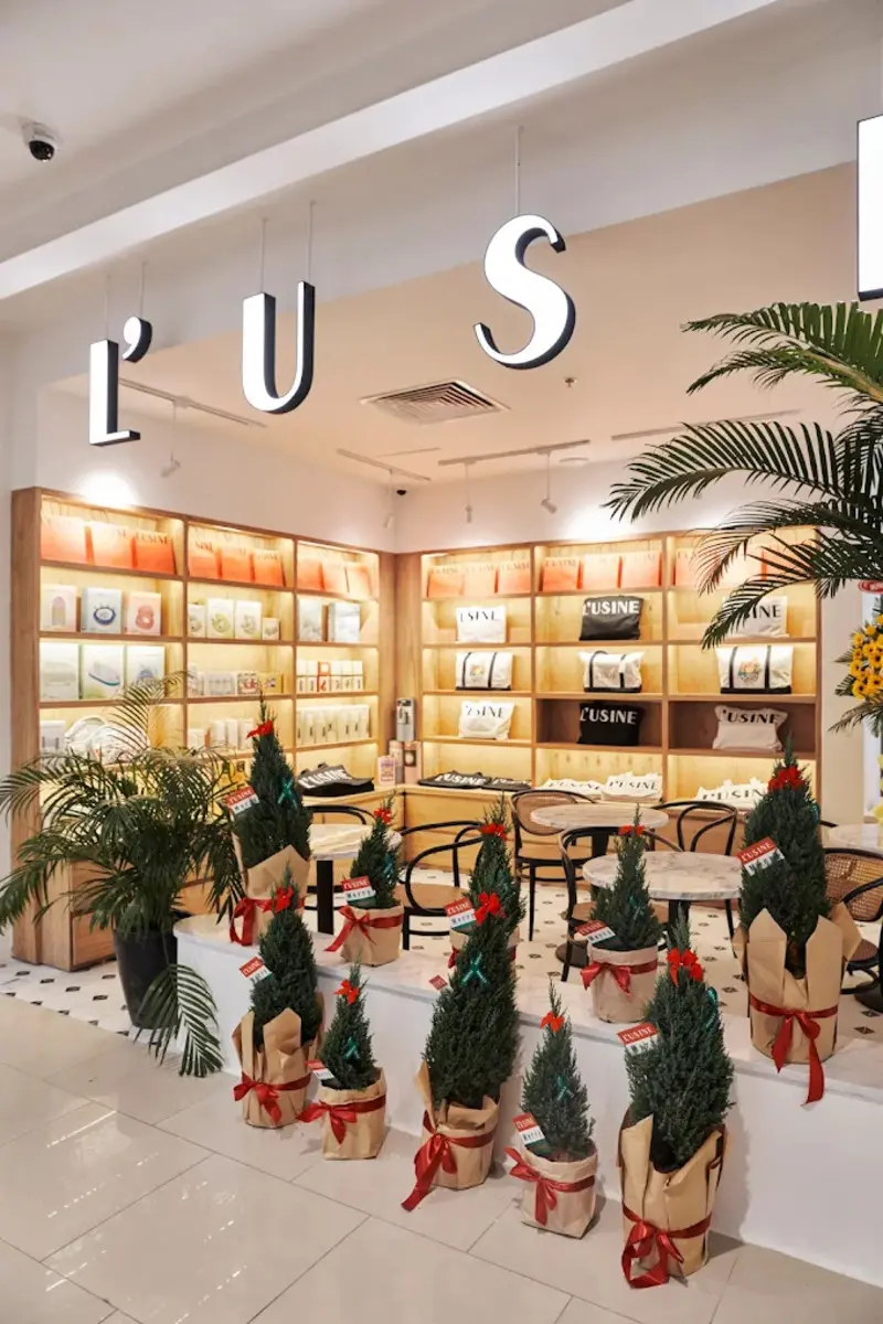 Gh&eacute; L&rsquo;Usine trải nghiệm qu&aacute;n c&agrave; ph&ecirc; concept store đậm chất nghệ thuật 4