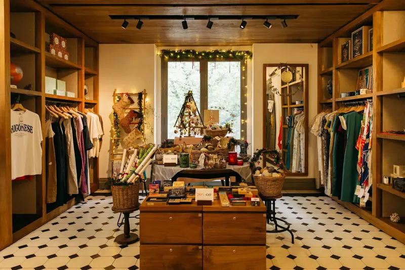 Gh&eacute; L&rsquo;Usine trải nghiệm qu&aacute;n c&agrave; ph&ecirc; concept store đậm chất nghệ thuật 3
