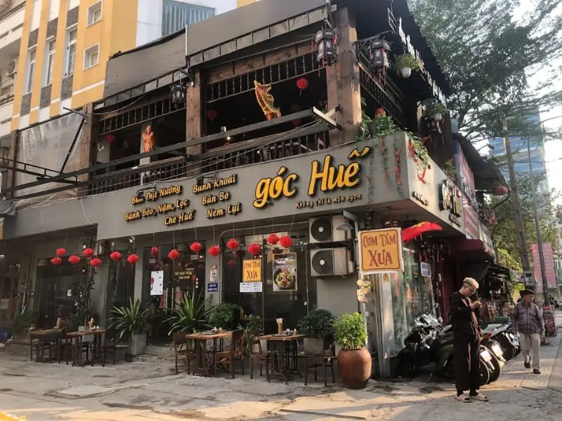 Gợi &yacute; 5 nh&agrave; h&agrave;ng m&oacute;n Huế quận 3 được nhiều thực kh&aacute;ch y&ecirc;u th&iacute;ch 2