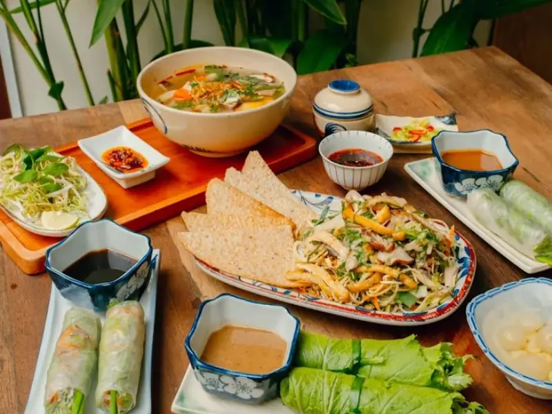 Gợi &yacute; 5 nh&agrave; h&agrave;ng m&oacute;n Huế quận 3 được nhiều thực kh&aacute;ch y&ecirc;u th&iacute;ch 5