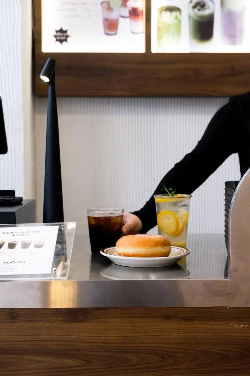Kh&aacute;m ph&aacute; 11:11 Cafe kh&ocirc;ng gian n&acirc;u trầm giữa l&ograve;ng Quận 1 5
