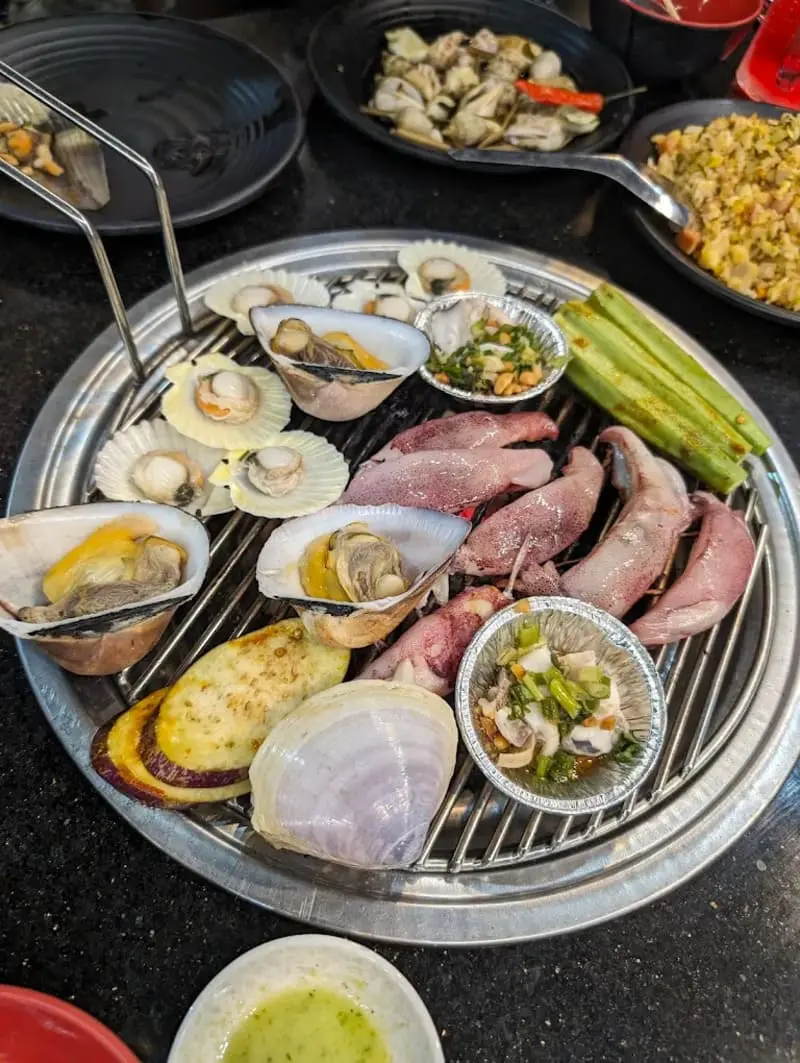 Kh&oacute;i BBQ: Chuỗi buffet đồ nướng gi&aacute; hời chất lượng 5