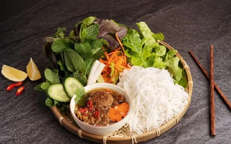 Lưu ngay top 16+ quán bún chả Hà Nội chuẩn vị tại Sài Gòn 9