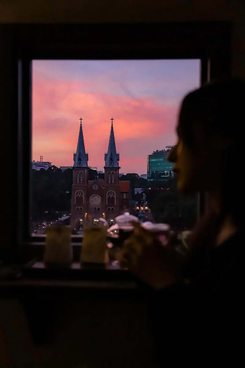 Người Tám Chuyện House: Cafe view nhà thờ Đức Bà cho những tâm hồn bình yên 11