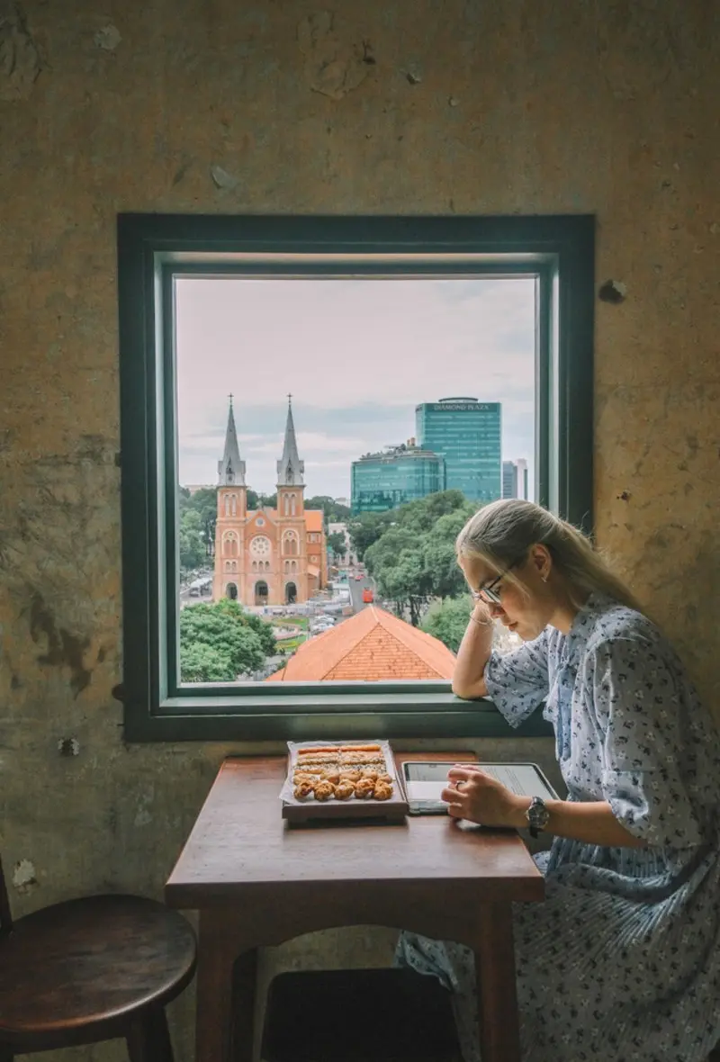 Người Tám Chuyện House: Cafe view nhà thờ Đức Bà cho những tâm hồn bình yên 10