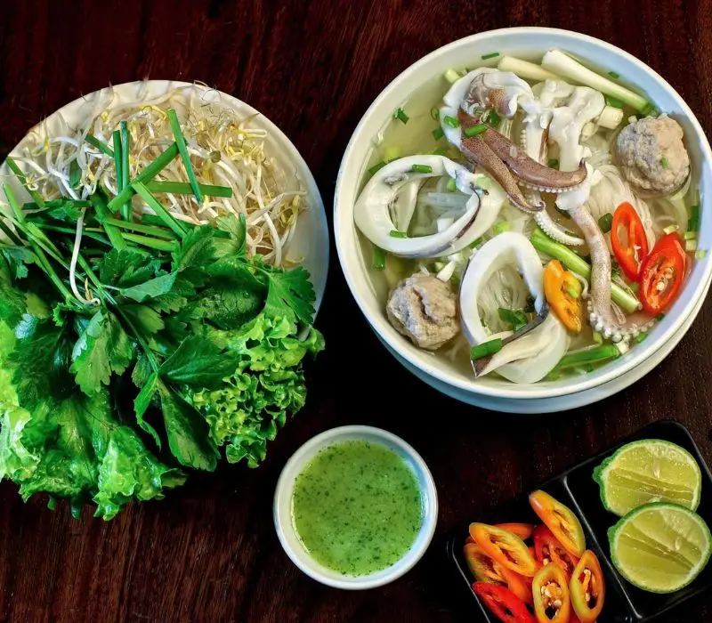 No căng bụng tại top 10 qu&aacute;n hủ tiếu mực ngon nhất S&agrave;i G&ograve;n 7