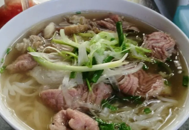 Quán phở Dậu hơn 60 năm tuổi “trứ danh” giữa lòng Sài Gòn 8