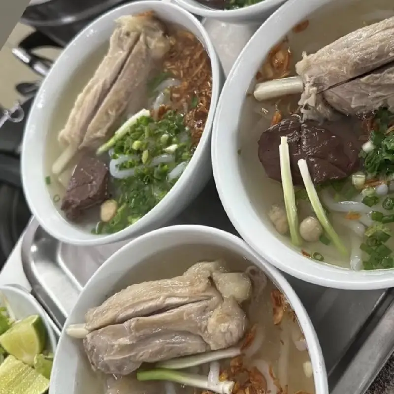 Review bánh canh cây Bùi Hữu Nghĩa đông khách Quận 5 4