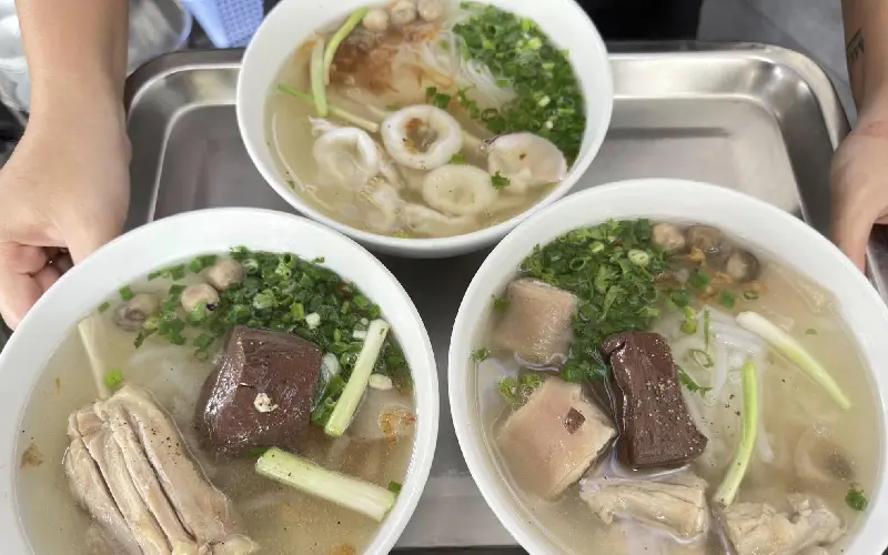 Review bánh canh cây Bùi Hữu Nghĩa đông khách Quận 5 10