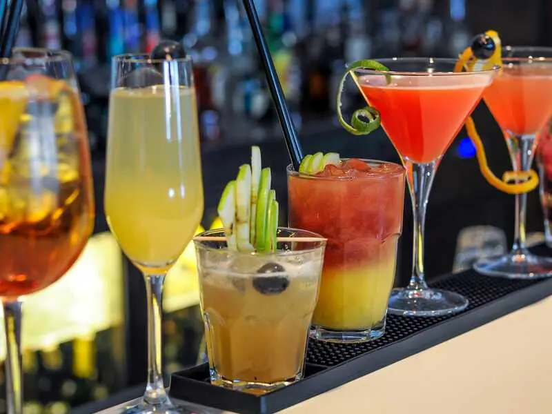 The View Rooftop Bar, kh&ocirc;ng gian Hội An giữa l&ograve;ng S&agrave;i G&ograve;n hoa lệ 6