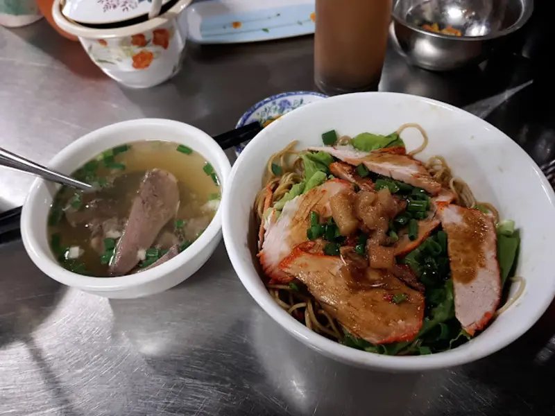 Thiệu K&yacute; M&igrave; Gia nơi g&igrave;n giữ hương vị ẩm thực nhiều đời ở S&agrave;i G&ograve;n 11