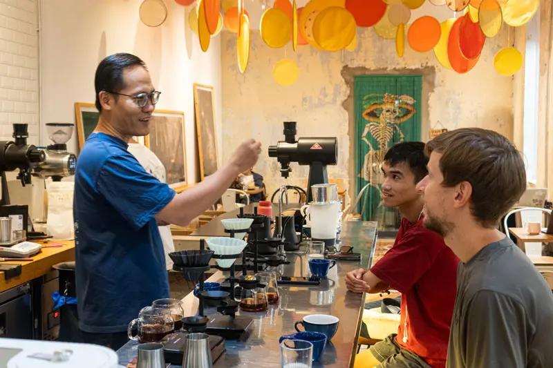 Thưởng thức cà phê đúng điệu tại Hummingbird Cafe Saigon 6