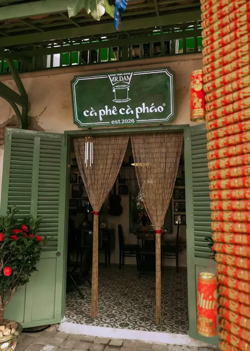 Tiệm C&agrave; Ph&ecirc; C&agrave; Ph&aacute;o g&oacute;c S&agrave;i G&ograve;n xưa giữa l&ograve;ng Thảo Điền 4