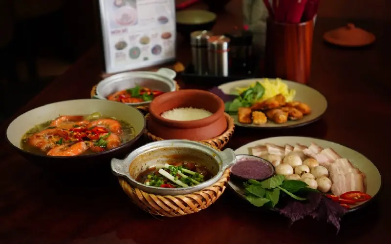 Top 10 địa chỉ cơm ni&ecirc;u Quận 1 ngon chuẩn vị Việt 8