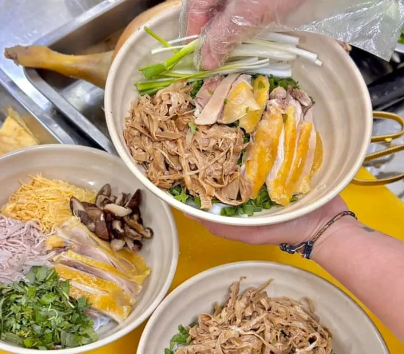Top 10 qu&aacute;n phở g&agrave; ngon nhất S&agrave;i Th&agrave;nh 8
