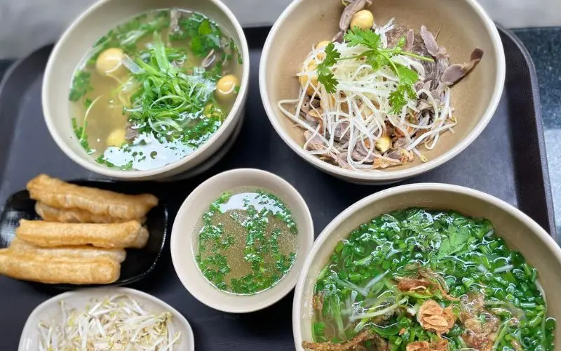 Top 10 qu&aacute;n phở g&agrave; ngon nhất S&agrave;i Th&agrave;nh 3