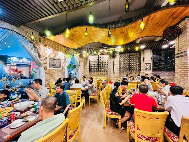 Top 12 nhà hàng Tân Phú mang đến hành trình vị giác khó quên 2
