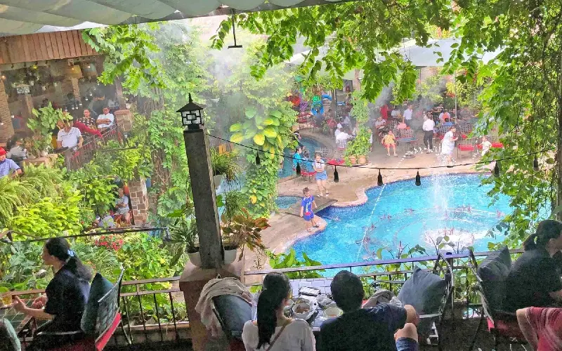 Top 15+ qu&aacute;n cafe s&acirc;n vườn đẹp, tho&aacute;ng m&aacute;t ở TP.HCM 4