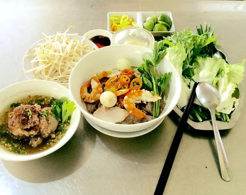 Truy t&igrave;m 8 qu&aacute;n hủ tiếu g&otilde; ngon nức tiếng S&agrave;i G&ograve;n 9