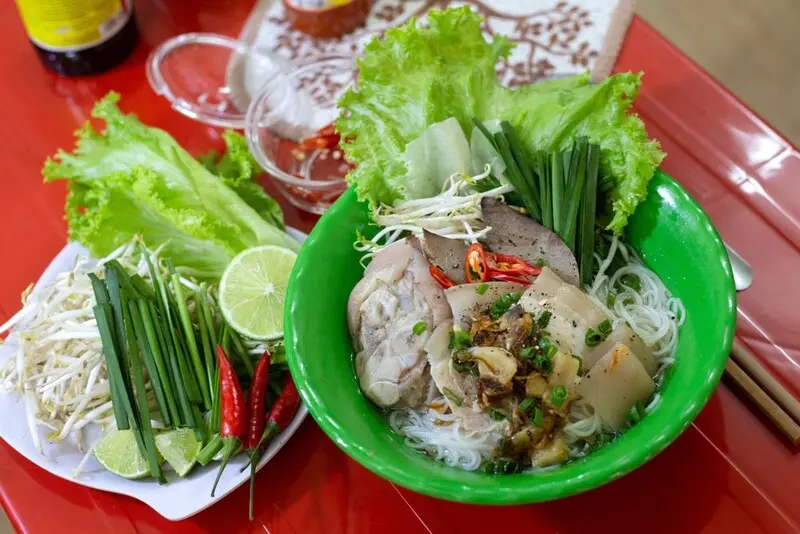 Truy t&igrave;m 8 qu&aacute;n hủ tiếu g&otilde; ngon nức tiếng S&agrave;i G&ograve;n 7