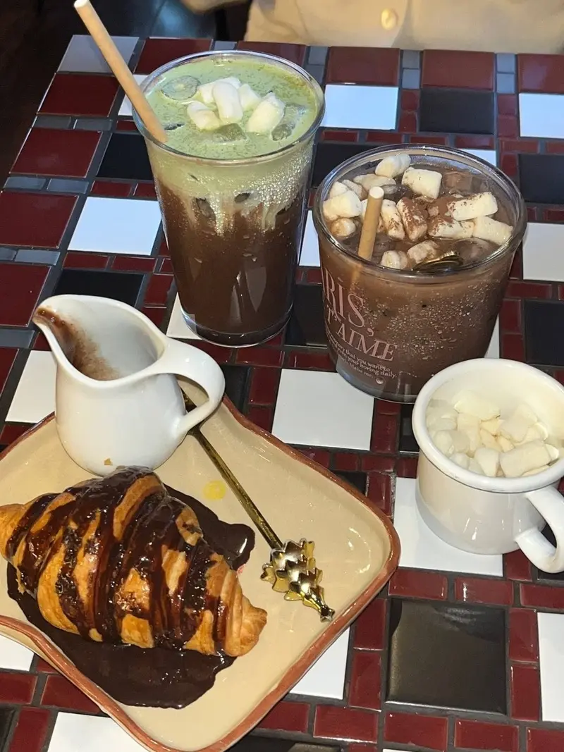 Xocoati: Qu&aacute;n cacao n&uacute;p hẻm ấm l&ograve;ng ng&agrave;y đ&ocirc;ng 3