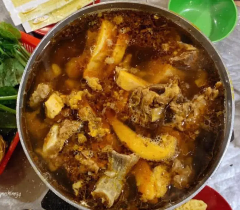 Độc đáo món lẩu bò Nghĩa địa giữa lòng Sài Gòn