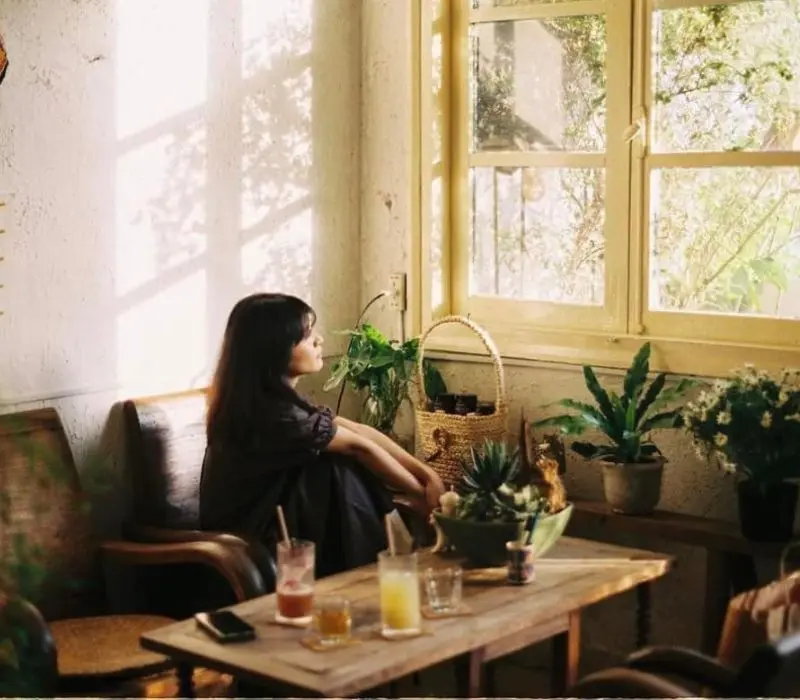 Em Có cafe ấm cúng như ngôi nhà nhỏ giữa lòng Sài Gòn