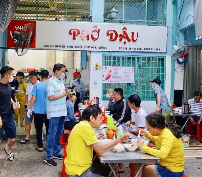 Quán phở Dậu hơn 60 năm tuổi “trứ danh” giữa lòng Sài Gòn