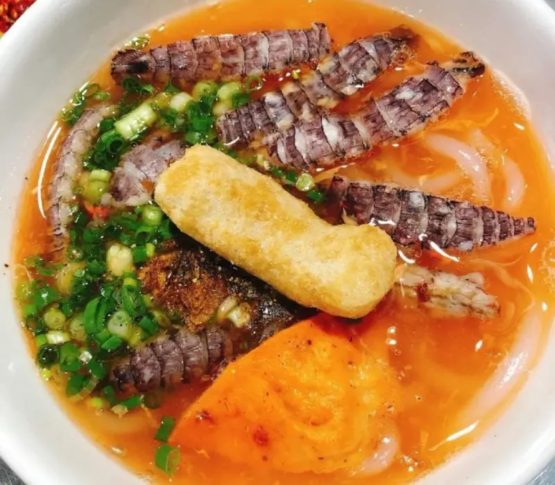 Thưởng thức bánh canh tôm tít Cây Bàng nổi tiếng ở Cần Giờ