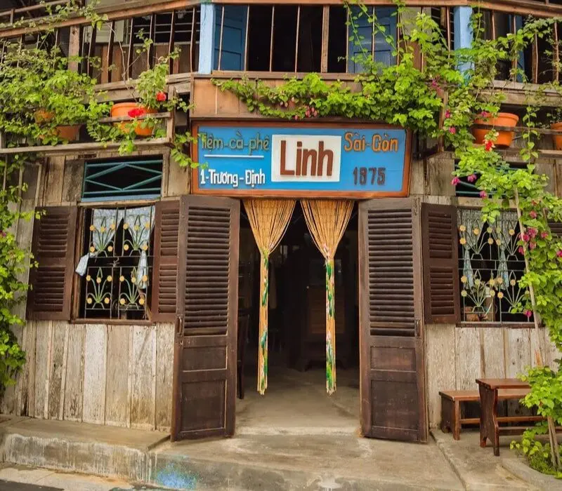 Tiệm Cà Phê Linh: Nơi thời gian dừng lại giữa Sài Gòn 1975