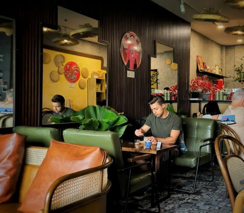 Tonkin Specialty Coffee: Cà phê trứng hảo hạng giữa lòng Sài Gòn