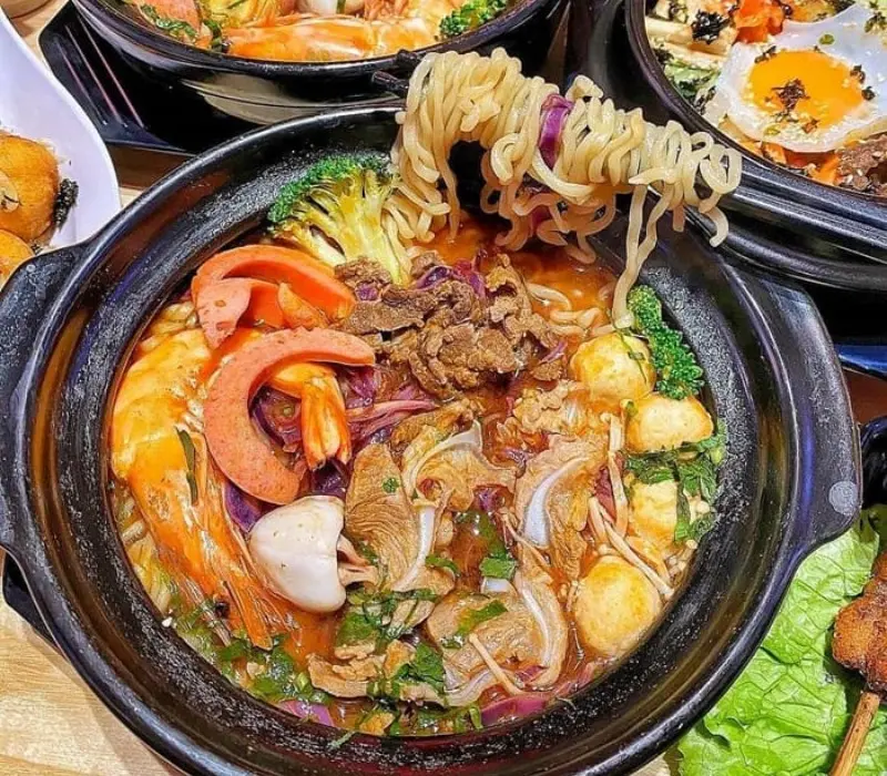 Top 12 quán mì cay Sài Gòn đậm đà, ngon quên lối về