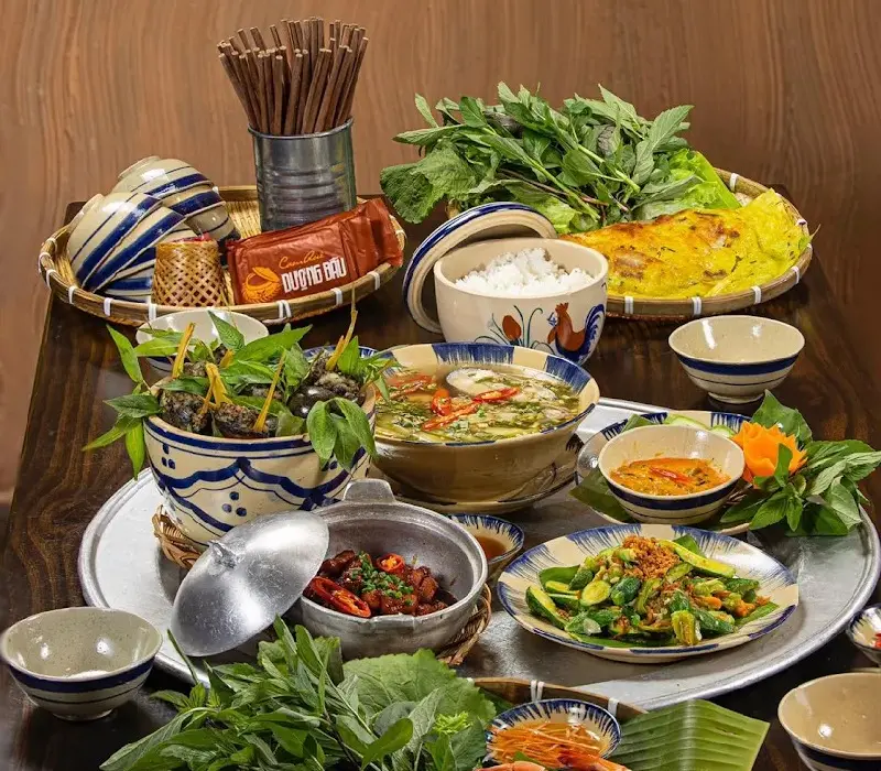 Trải nghiệm thực đơn Cơm Quê Dượng Bầu có gì đặc biệt?