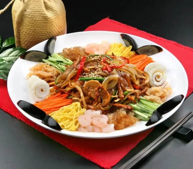 Truyền Thuyết ChamPong: Trải nghiệm ẩm thực Hàn Quốc chuẩn vị giữa lòng Sài Gòn