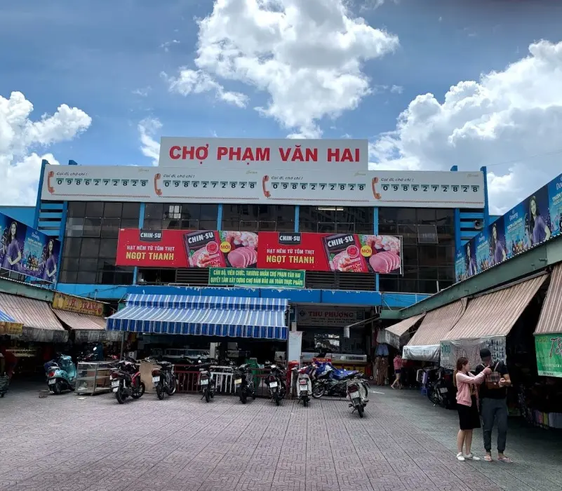 Chợ Phạm Văn Hai: Điểm hẹn mua sắm nổi tiếng Tân Bình