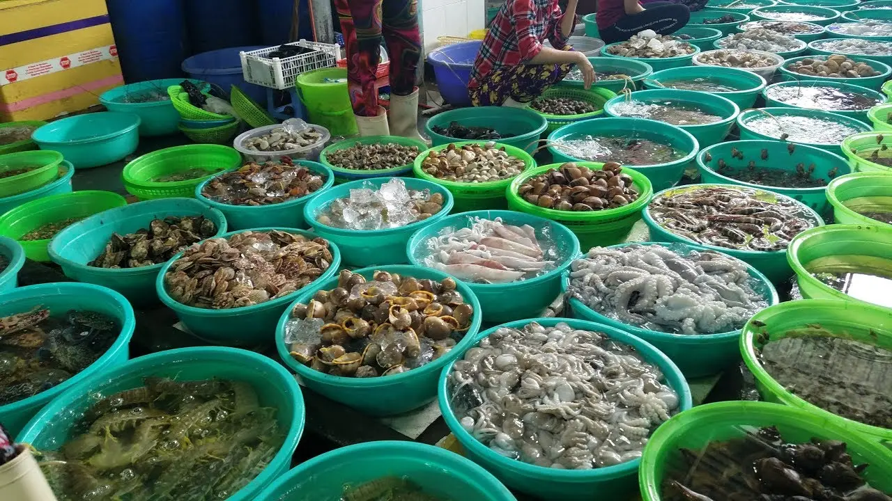 Bỏ t&uacute;i ngay kinh nghiệm đi chợ H&agrave;ng Dương ăn hải sản tẹt ga 5