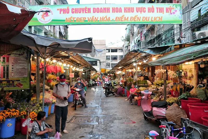 C&aacute;c khu chợ d&acirc;n sinh nổi tiếng v&agrave; sầm uất nhất S&agrave;i G&ograve;n 9