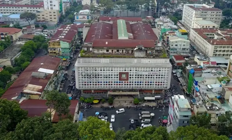 Chợ An Đ&ocirc;ng: Đầu mối thời trang bỏ sỉ sầm uất nhất S&agrave;i th&agrave;nh 5