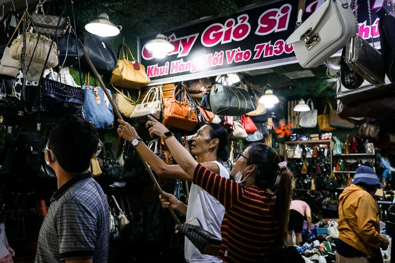 Chợ B&agrave;n Cờ, thi&ecirc;n đường d&agrave;nh cho những t&iacute;n đồ m&ecirc; h&agrave;ng secondhand 10
