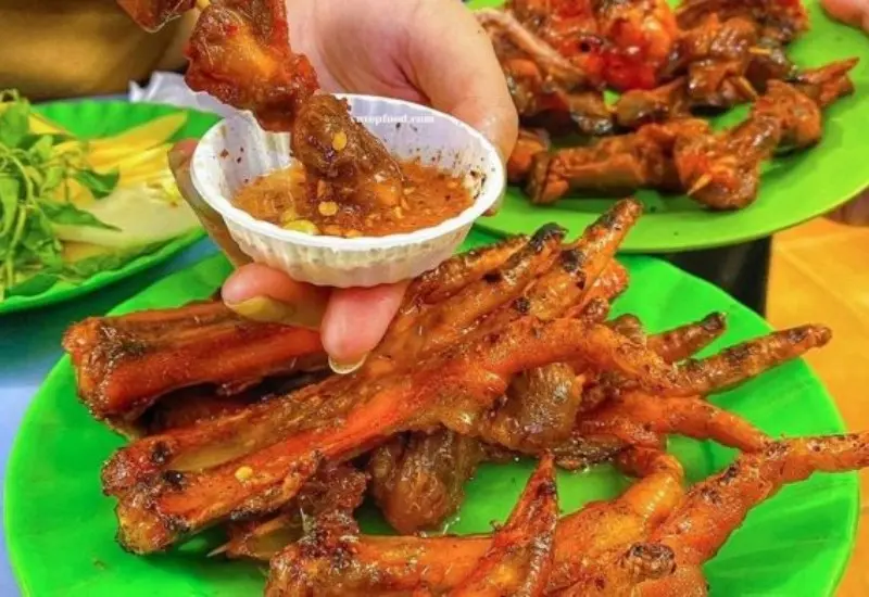 Chợ đ&ecirc;m l&agrave;ng đại học: Thi&ecirc;n đường mua sắm của sinh vi&ecirc;n 8