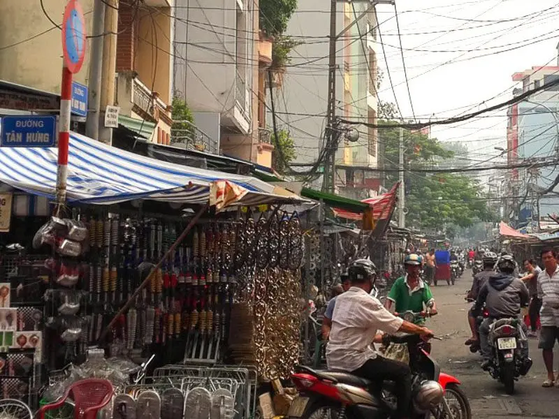 Chợ Tân Thành – Khu chợ phụ tùng xe máy lớn nhất TP.HCM 4
