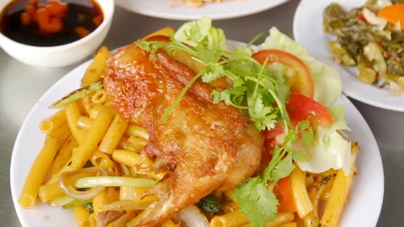 Chợ X&oacute;m Chiếu quận 4 c&oacute; g&igrave; m&agrave; đốn tim t&iacute;n đồ ẩm thực S&agrave;i G&ograve;n 13